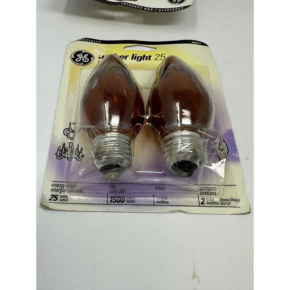 4 Vintage GE Flair Amber Light Bulb Chandelight 25 Watt Flame Antique Fixtures